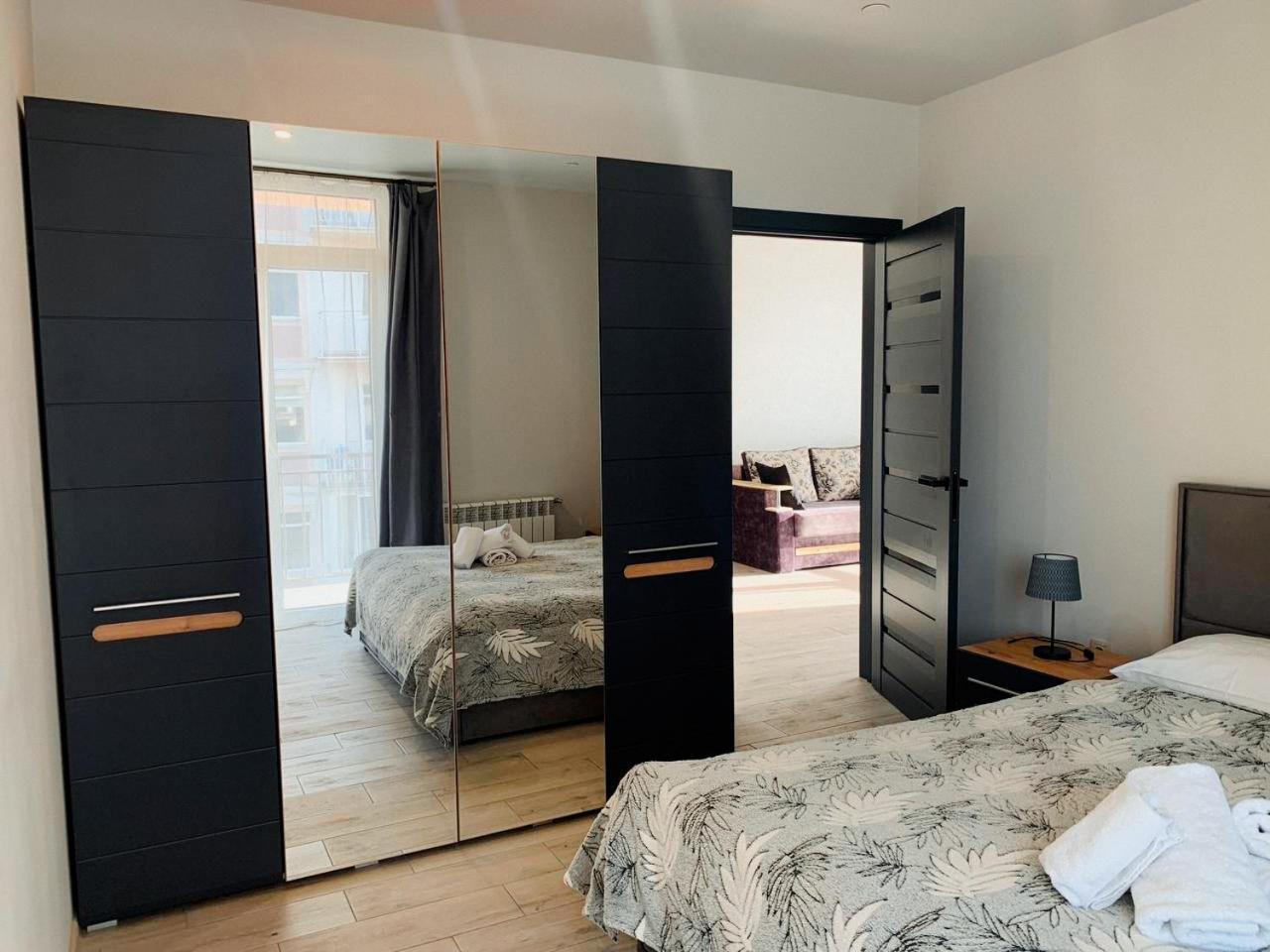 Apartmets Domovik Мира 11С Кв 7 Вместительная Трёхкомнатная Квартира Muncaci Exterior foto